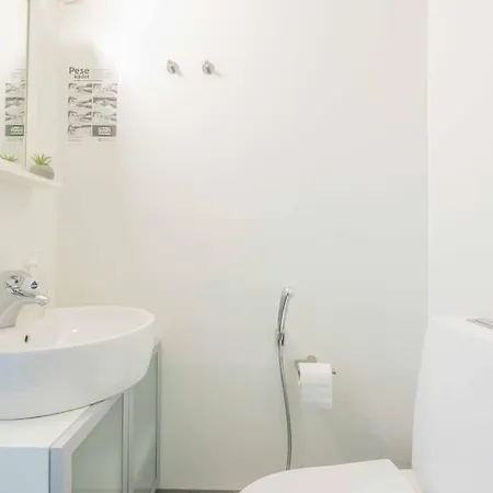 Keskusta Sviitti Parvekkeella Ja Pyykinpesukoneella Vanha Postitalo Apartamento