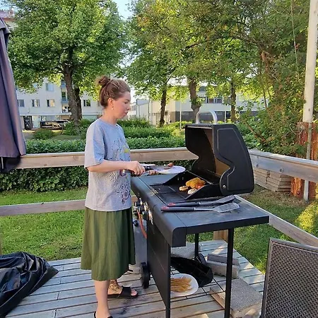 Keskusta Sviitti Parvekkeella Ja Pyykinpesukoneella Vanha Postitalo *