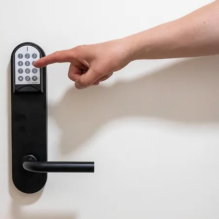 Keskusta Sviitti Parvekkeella Ja Pyykinpesukoneella Vanha Postitalo Apartment Varkaus