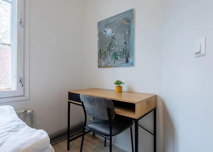 Keskusta Sviitti Parvekkeella Ja Pyykinpesukoneella Vanha Postitalo Appartement