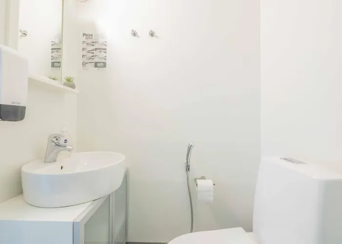 Keskusta Sviitti Parvekkeella Ja Pyykinpesukoneella Vanha Postitalo Appartement