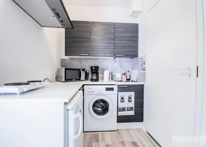 Keskusta Sviitti Parvekkeella Ja Pyykinpesukoneella Vanha Postitalo *